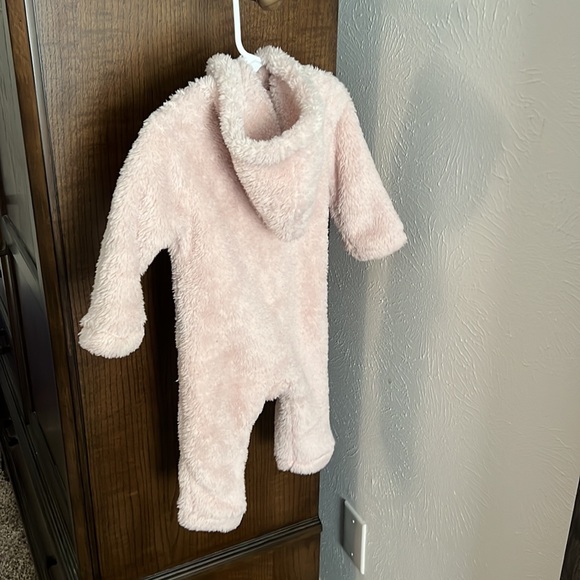 Cozy Sherpa Logo One Piece For Baby - Picture 3 of 5